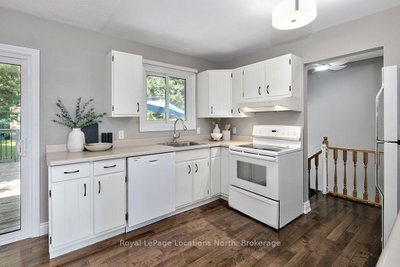 124 Greenfield Drive • Meaford, ON photo 6