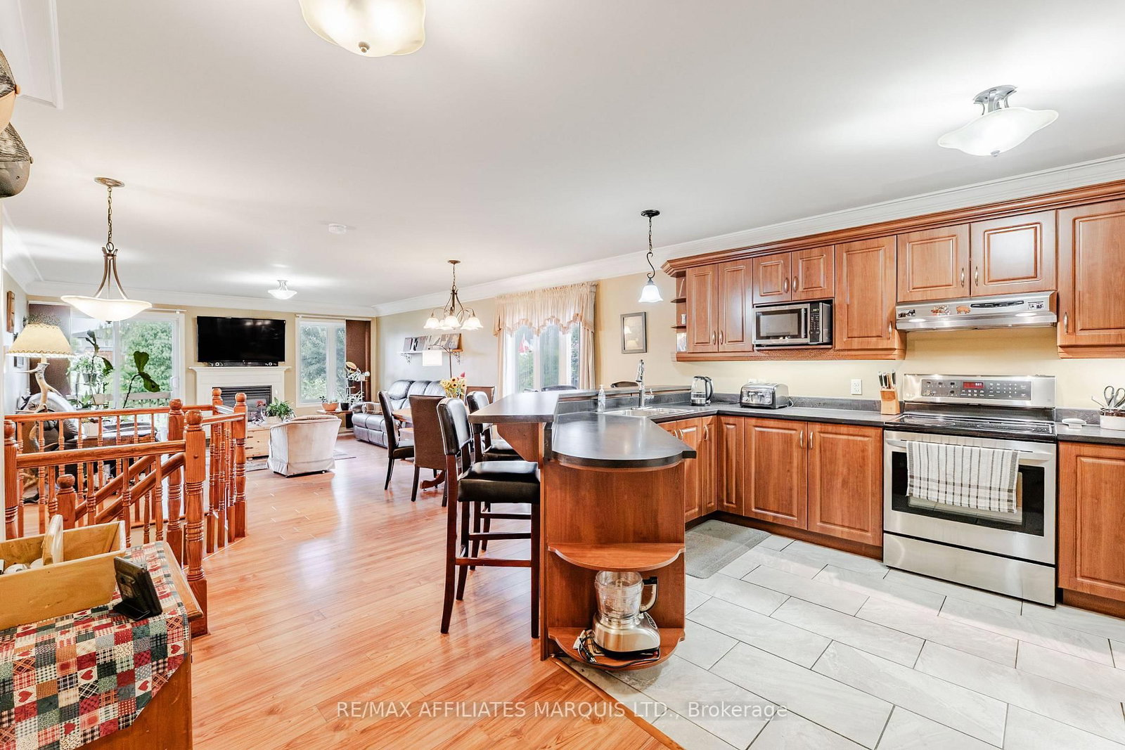 Listing Image 7