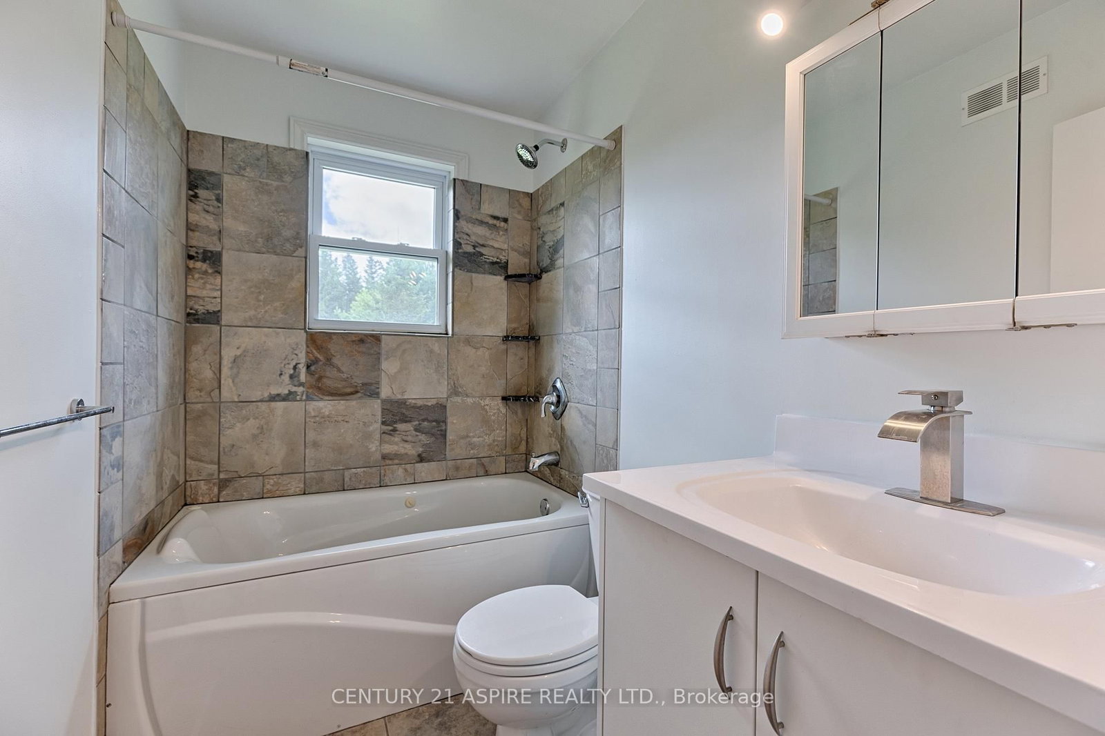 1549 Zion Line • Beachburg, ON photo 12