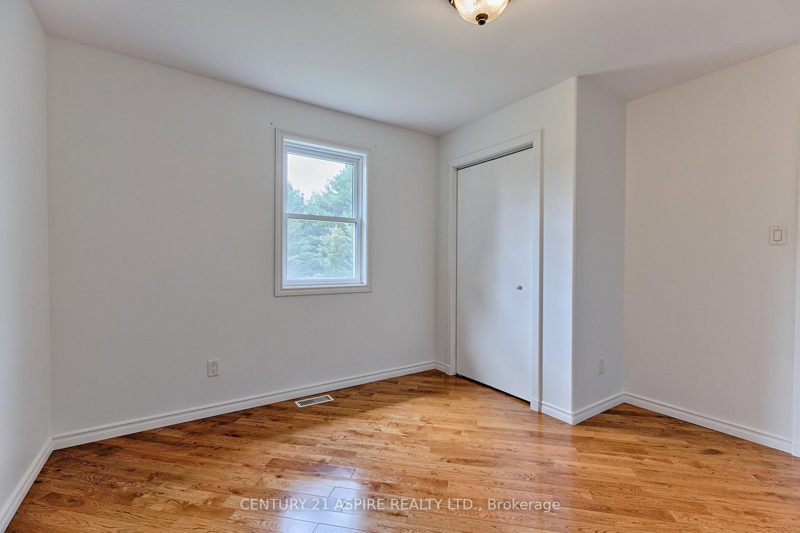 1549 Zion Line • Beachburg, ON photo 14