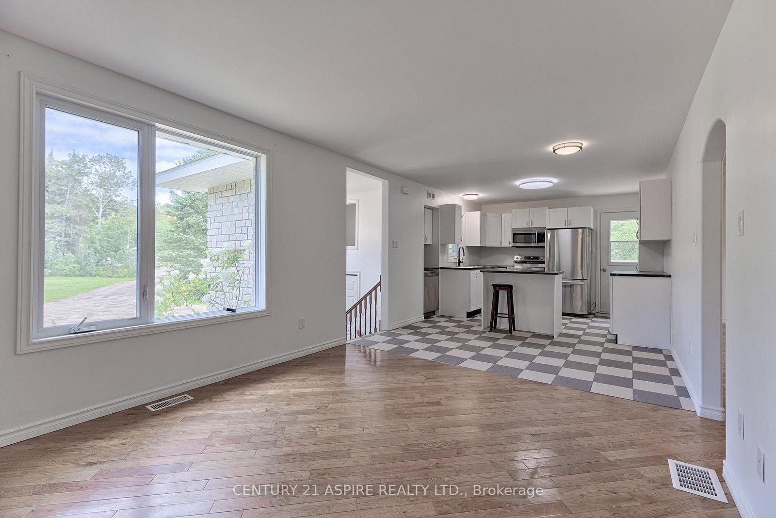 1549 Zion Line • Beachburg, ON photo 18