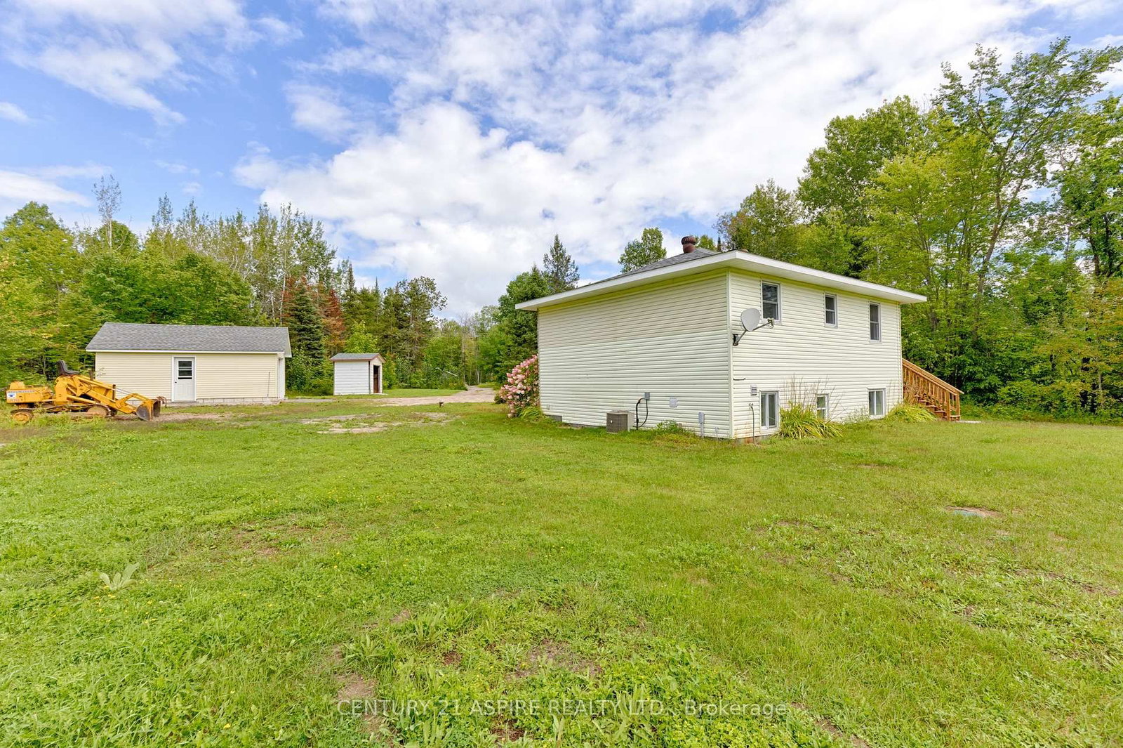 Listing Image 7