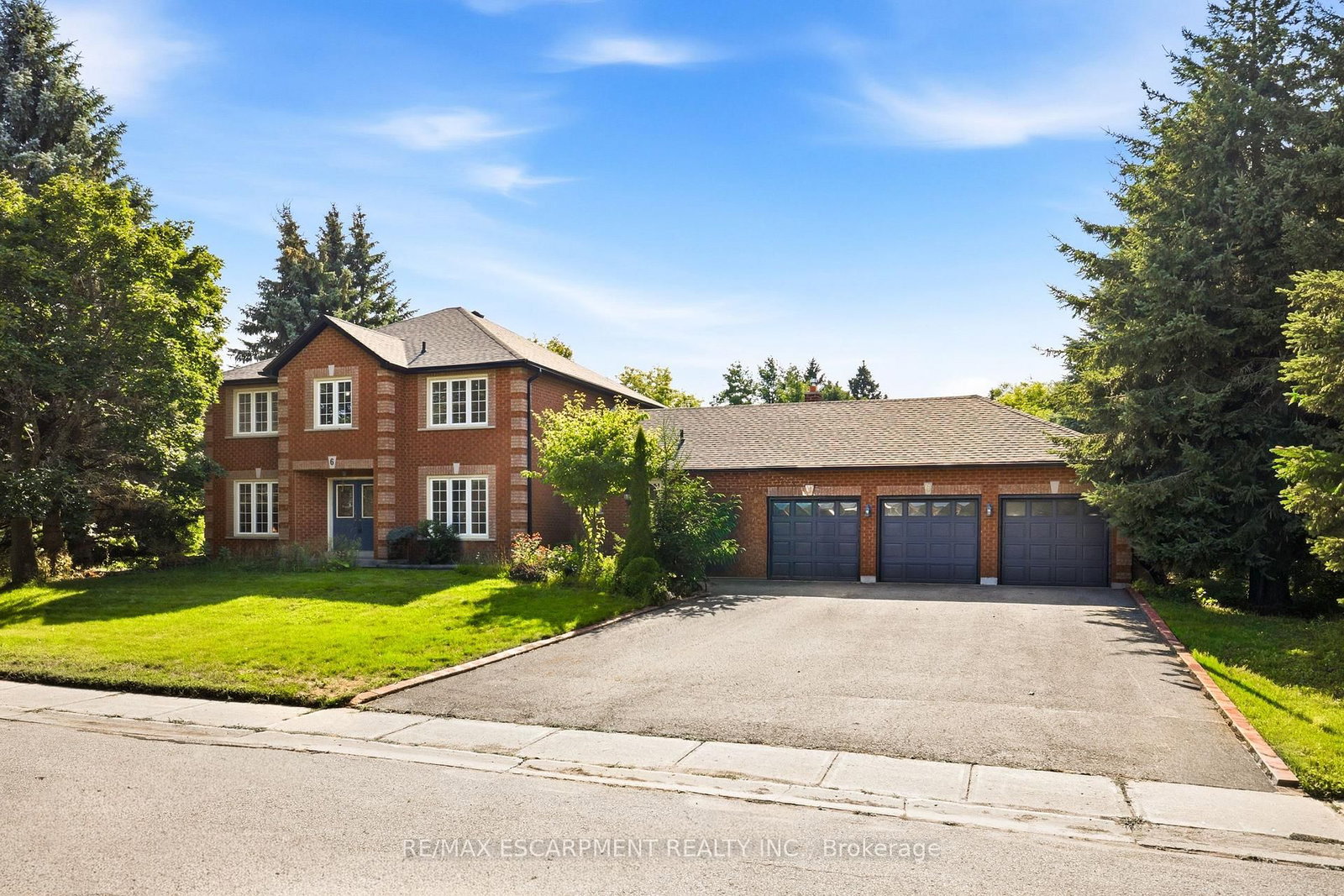 6 Willow Crescent • Mono, ON photo 1