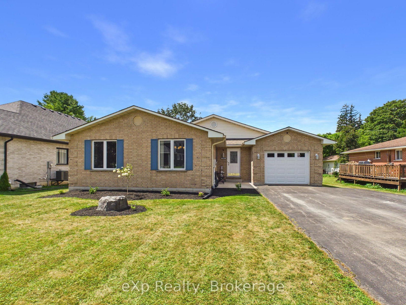 1103 Marietta Street • Howick, ON photo 1