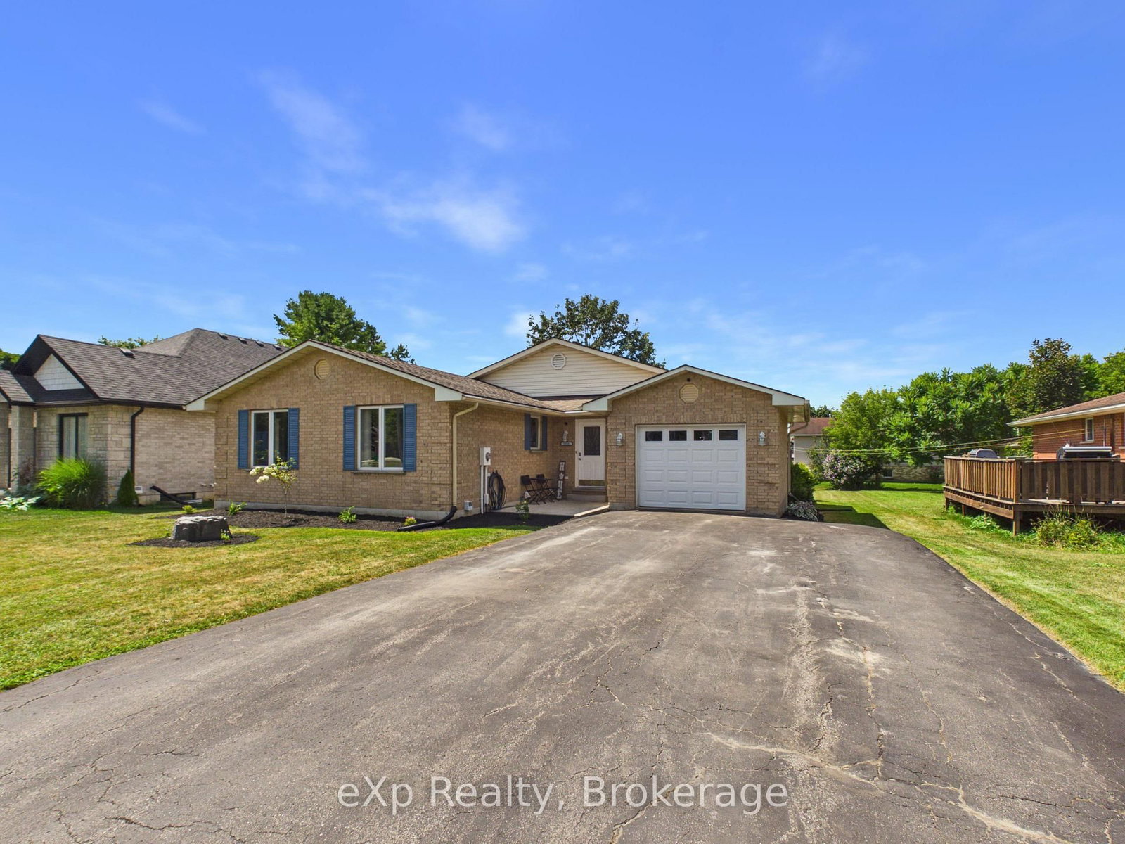1103 Marietta Street • Howick, ON photo 2