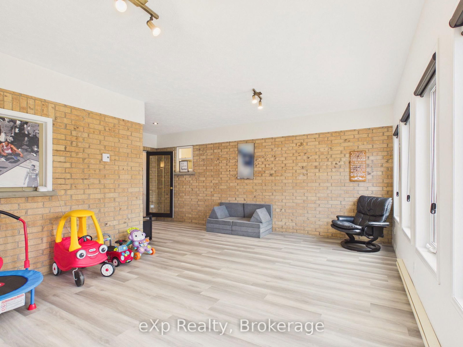 1103 Marietta Street • Howick, ON photo 5