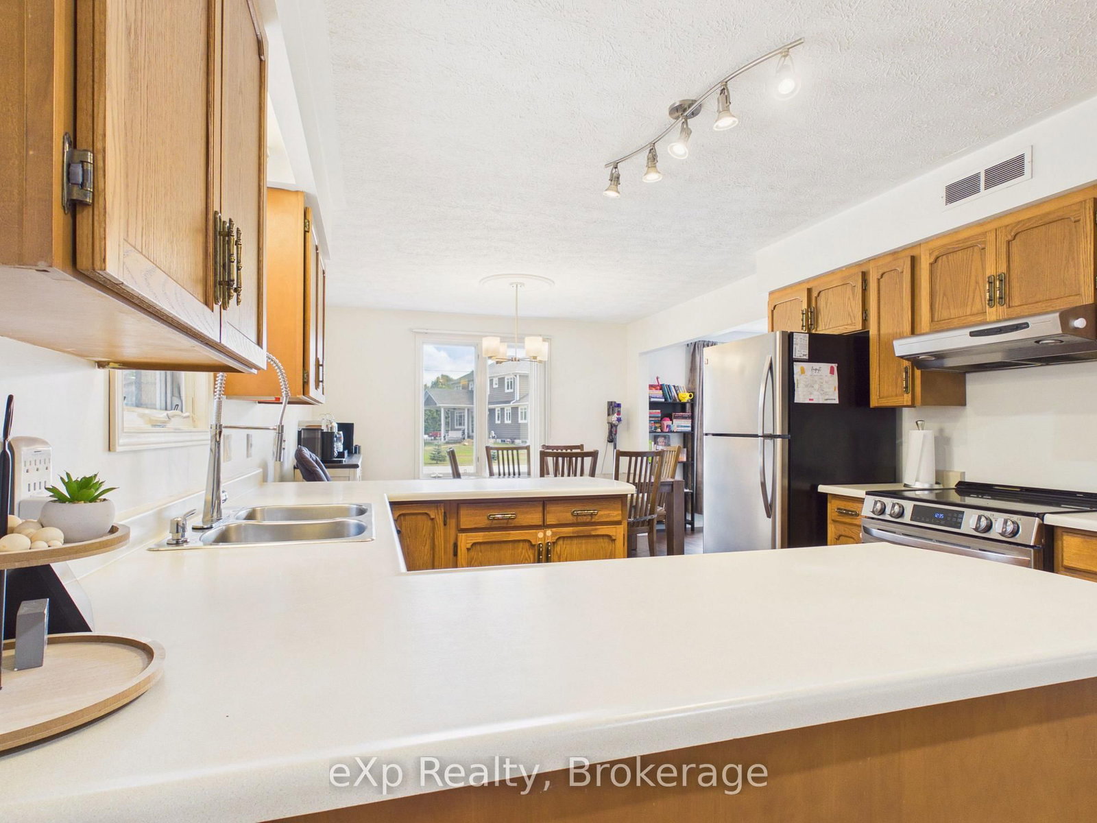 1103 Marietta Street • Howick, ON photo 6