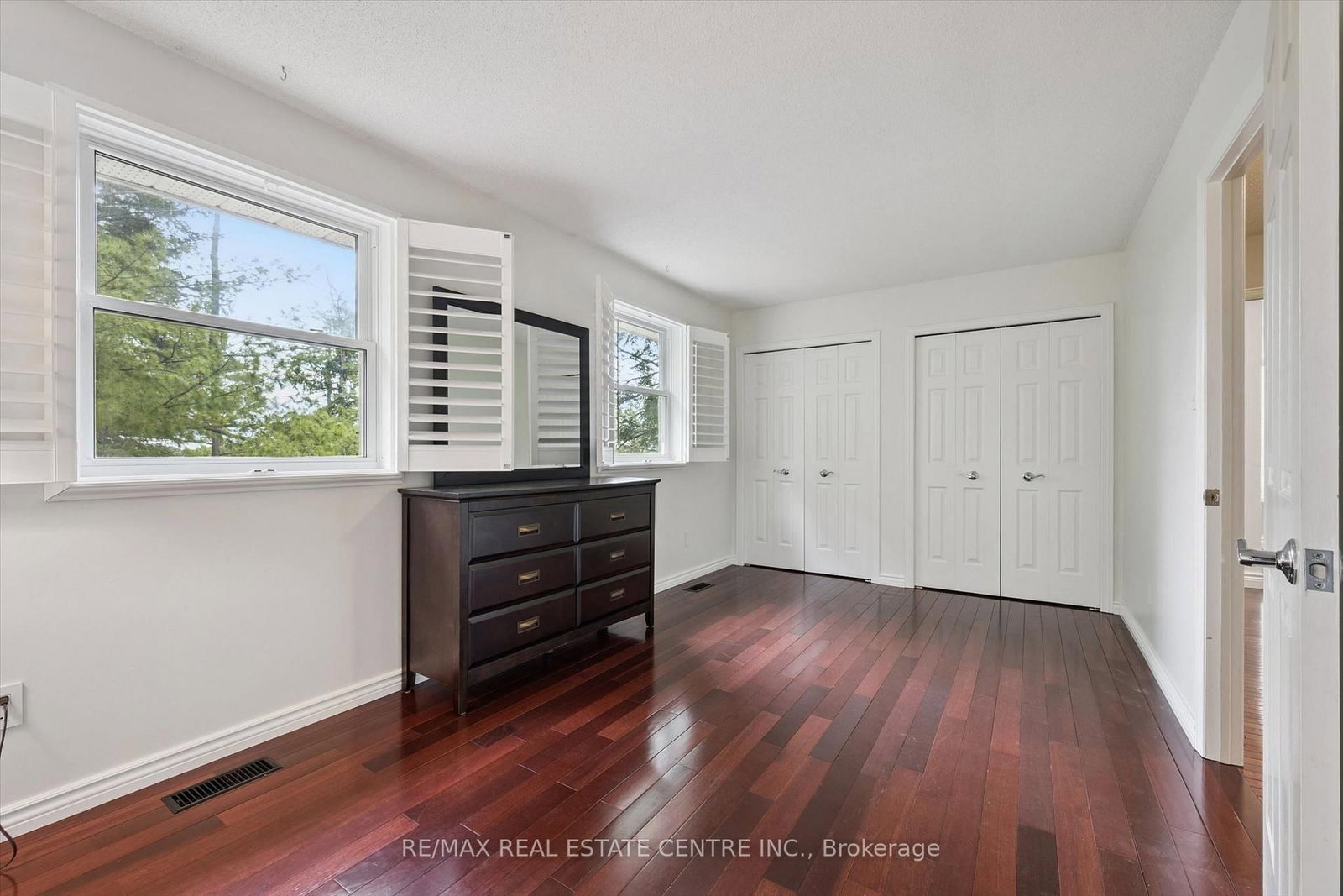 21 Tinatawa Court • Kitchener, ON photo 17