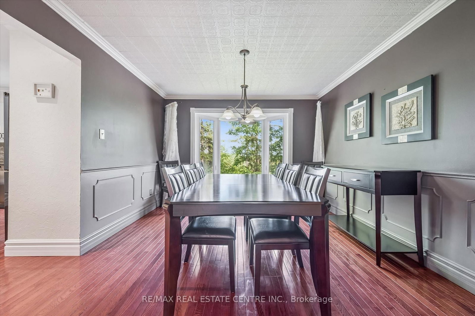21 Tinatawa Court • Kitchener, ON photo 5