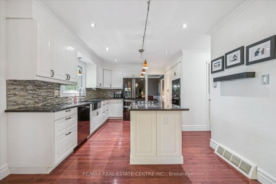 21 Tinatawa Court • Kitchener, ON photo 7