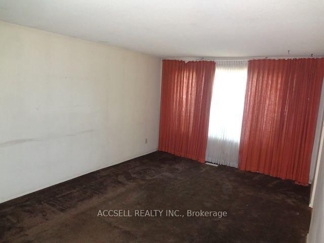 28 Harcourt Cres photo 4