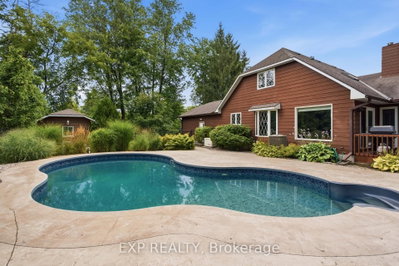 960 Quigley Hill Road • Ottawa, ON photo 3
