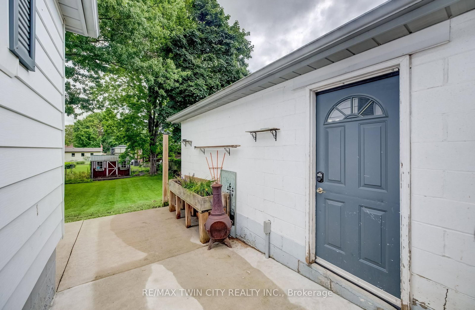 130 SYDENHAM Street • Woodstock, ON photo 18