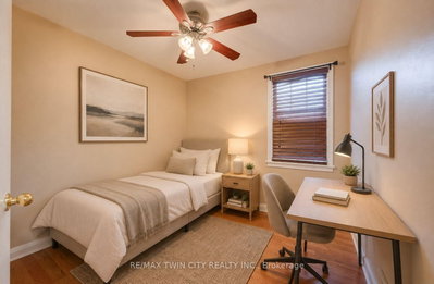 130 SYDENHAM Street • Woodstock, ON photo 5