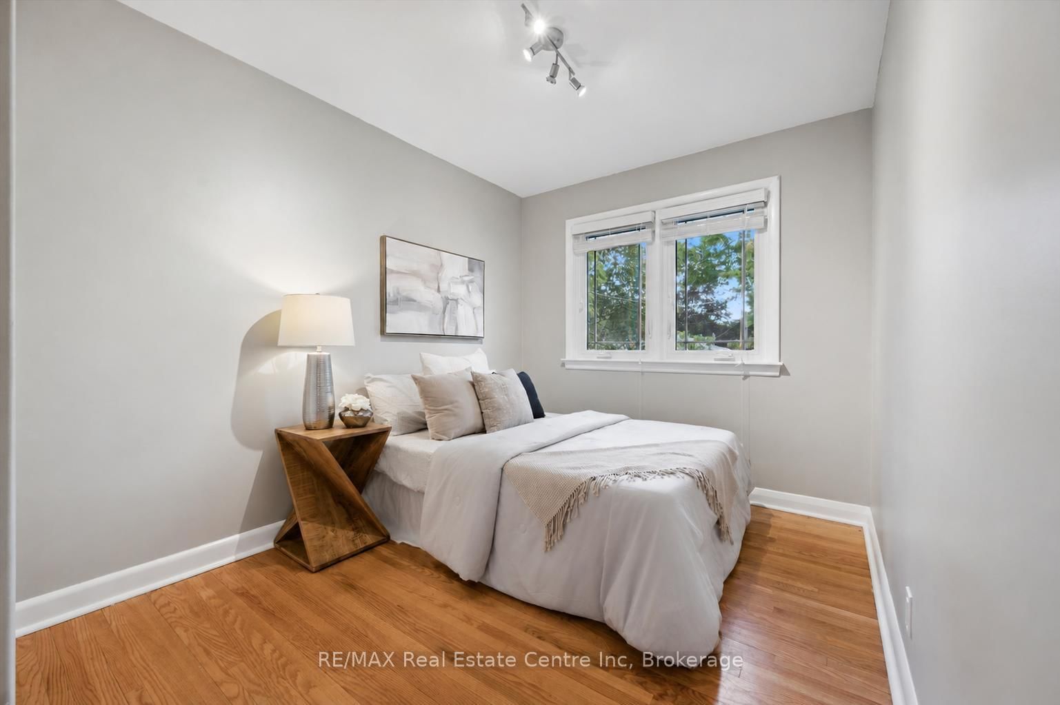 9 Hamel Avenue • Guelph, ON photo 11