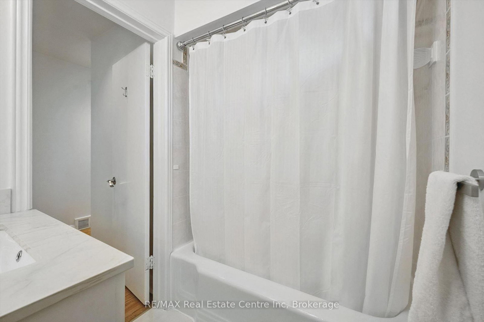 9 Hamel Avenue • Guelph, ON photo 13