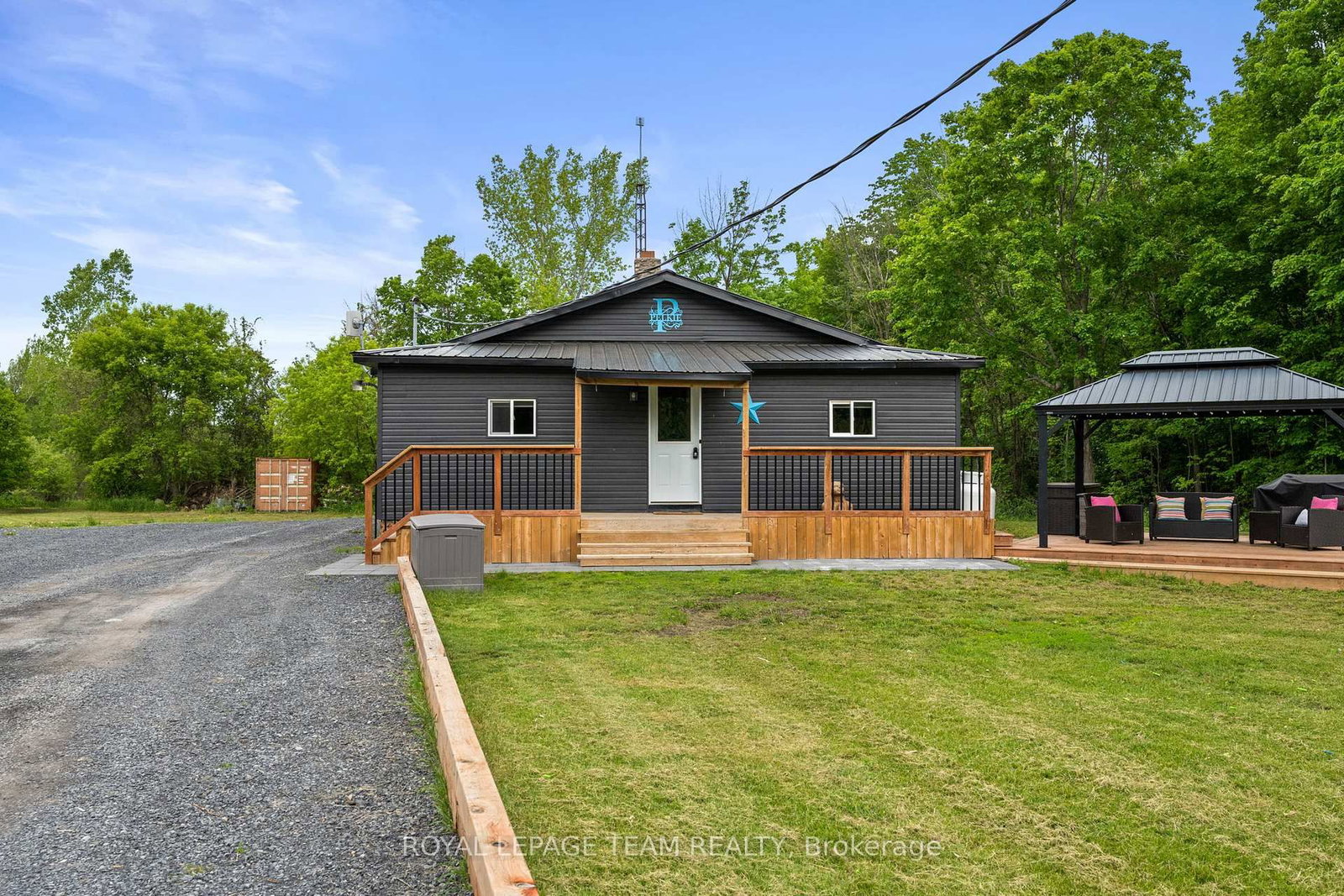 16509 Cedarvale Road • North Stormont, ON photo 2