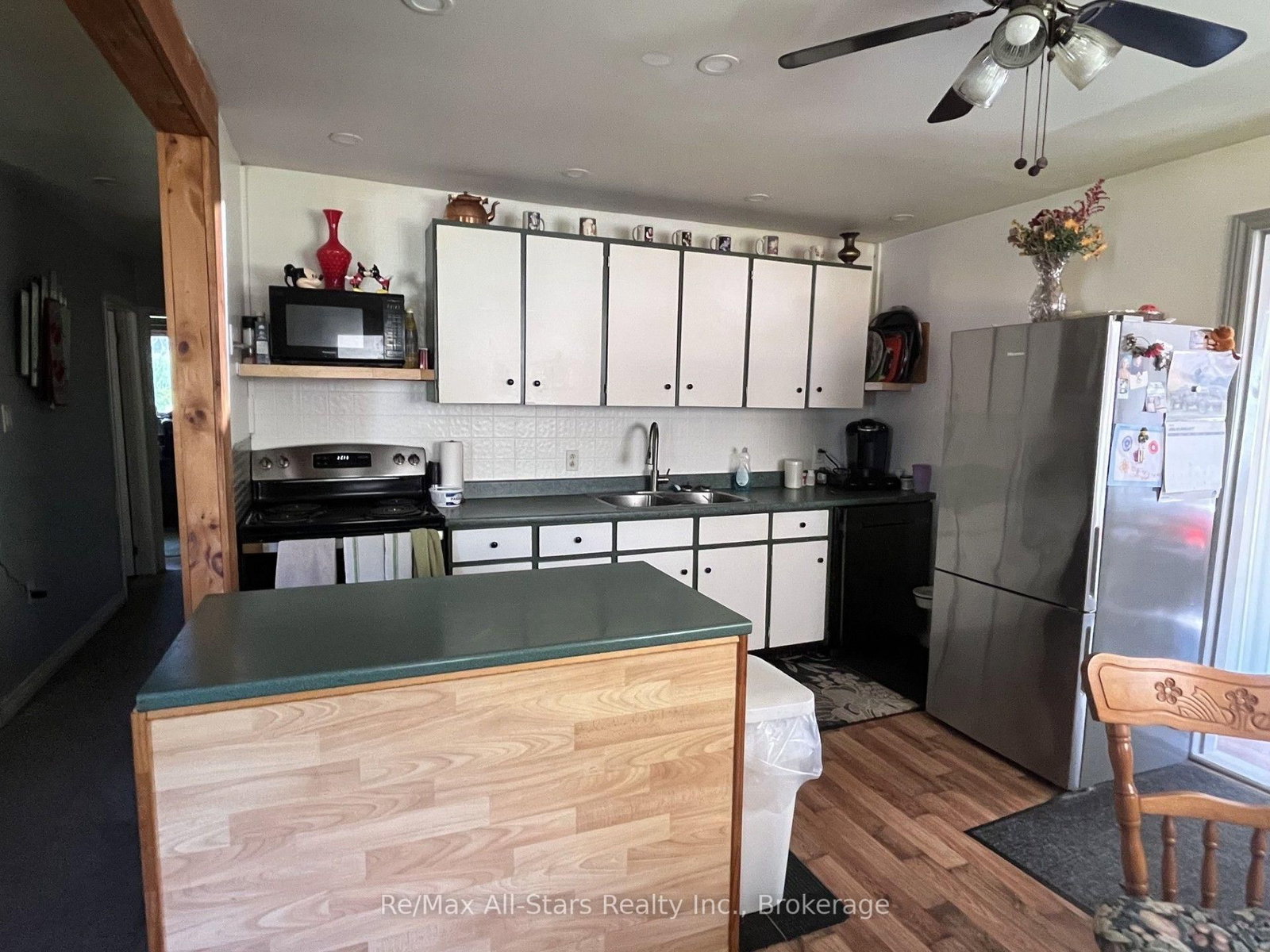 Listing Image 5