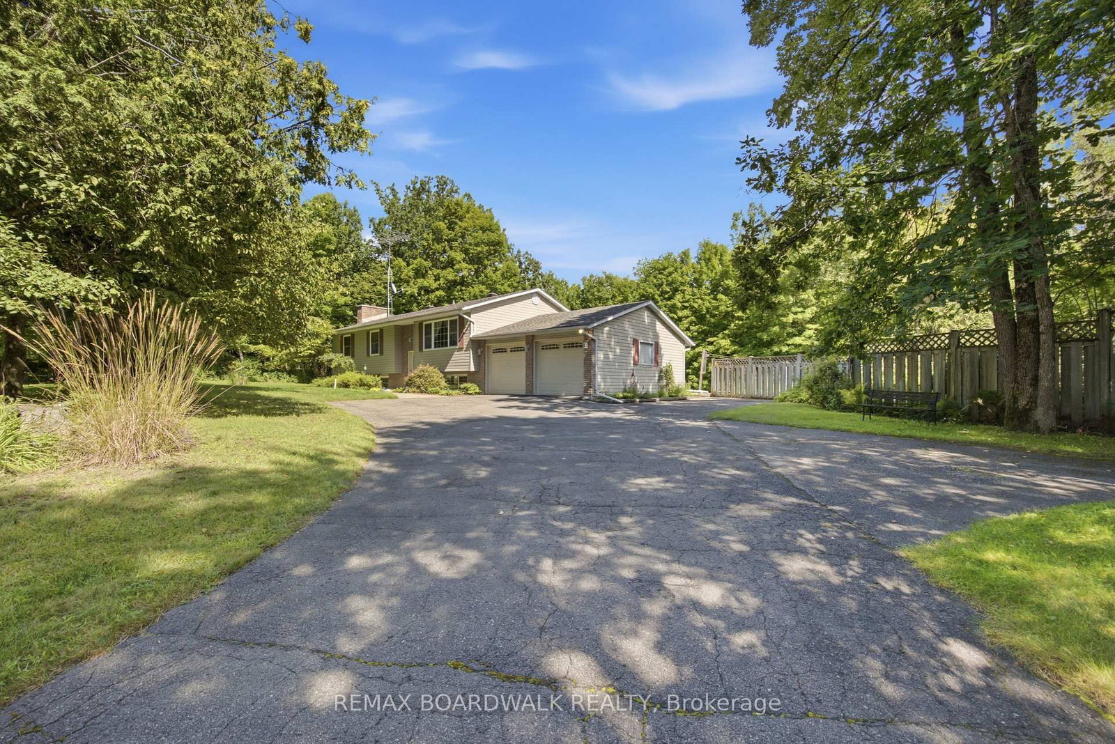 3187 Mcdonald's Corner Road • Lanark, ON photo 1