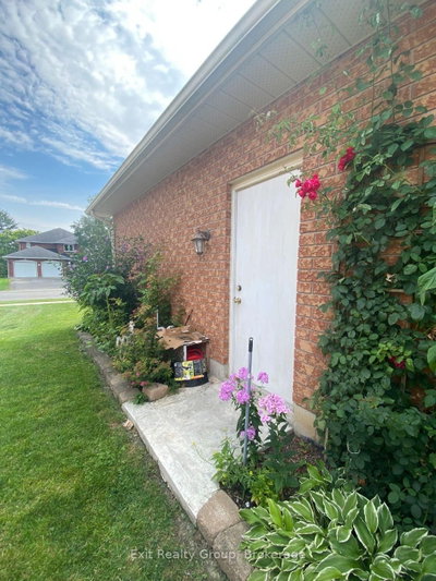 60 Oak Ridge Boulevard • Belleville, ON photo 4