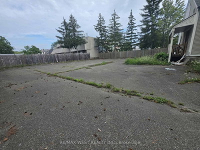 24 Burgar Street • Welland, ON photo 6