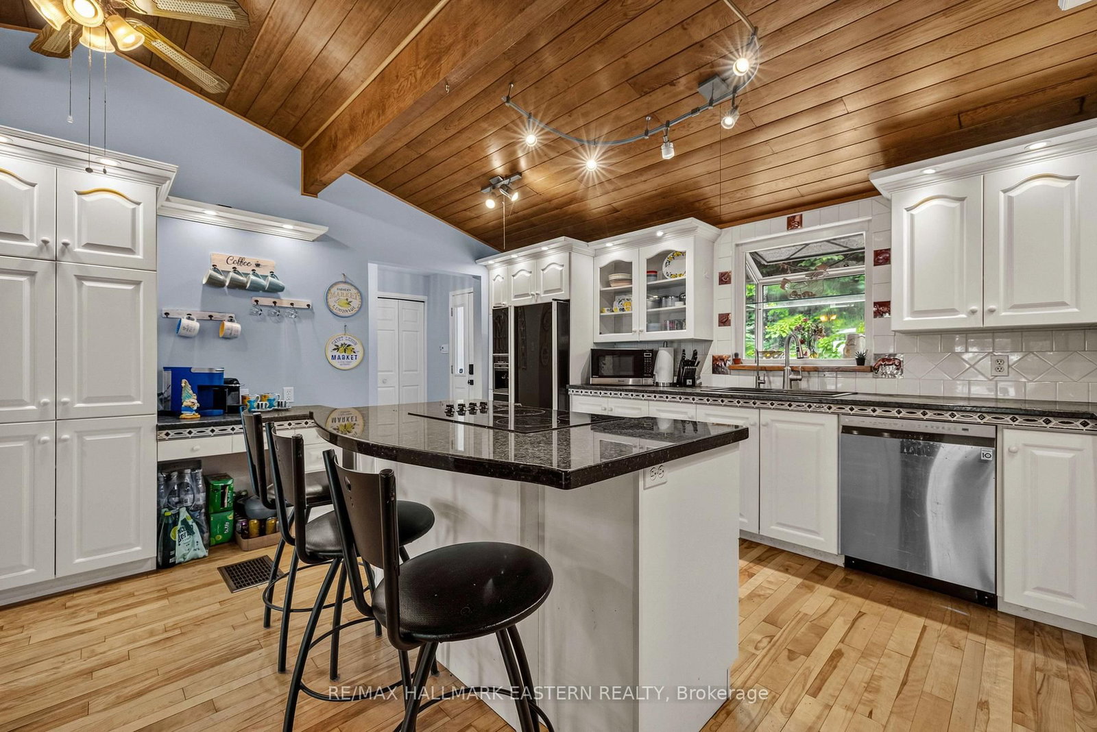28 Maplewood Court • Trent Lakes, ON photo 11