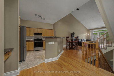 39 Foulis Crescent • Ottawa, ON photo 4