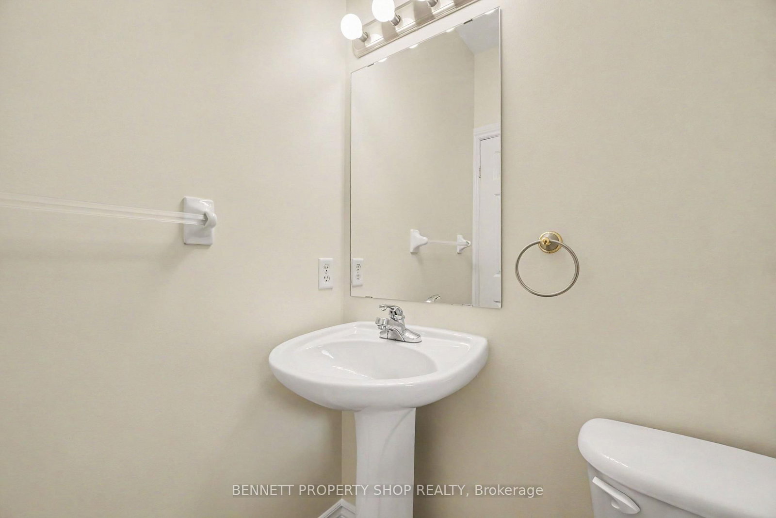 39 Foulis Crescent • Ottawa, ON photo 9