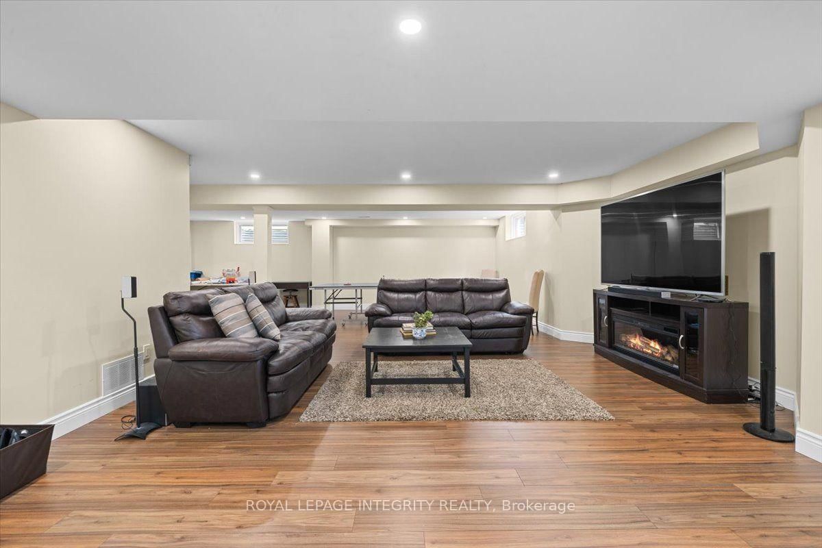 40 Bon Echo Crescent • Kanata, ON photo 36