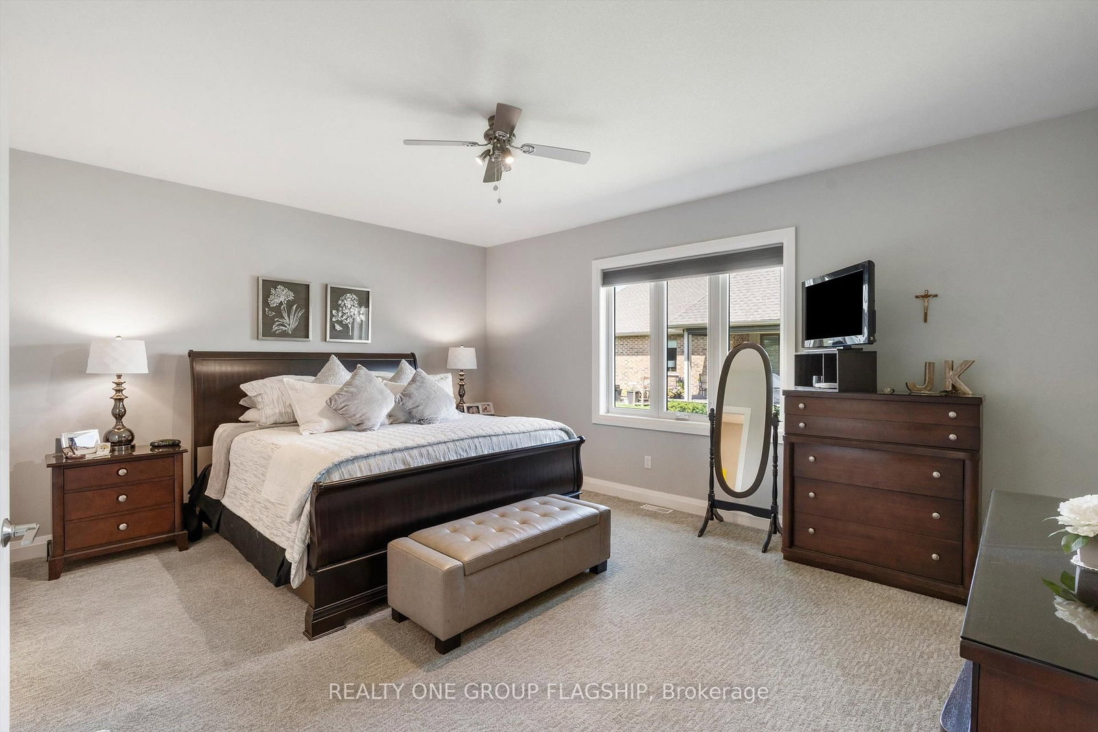 104 Berwick Trail • Welland, ON photo 10