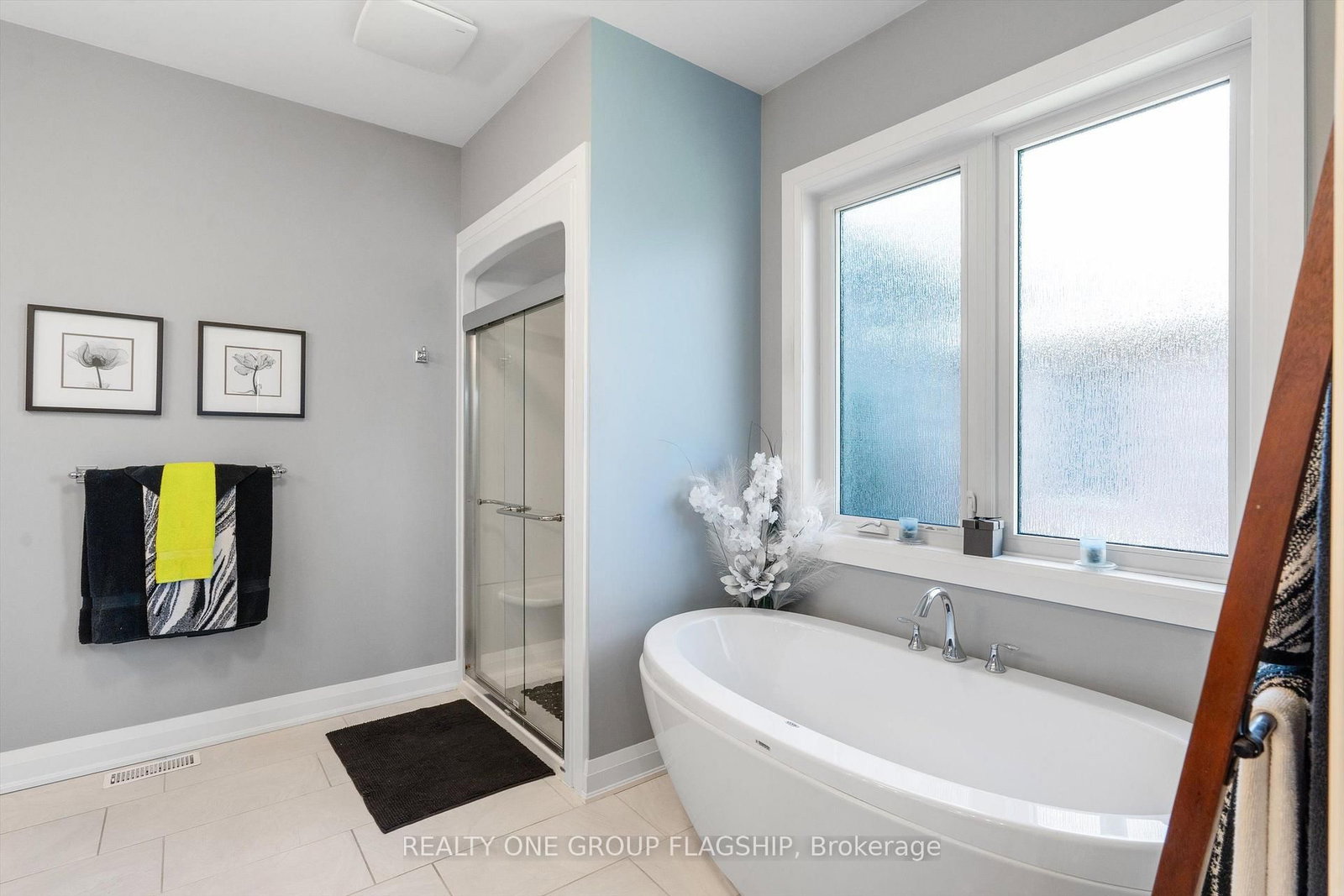 104 Berwick Trail • Welland, ON photo 13