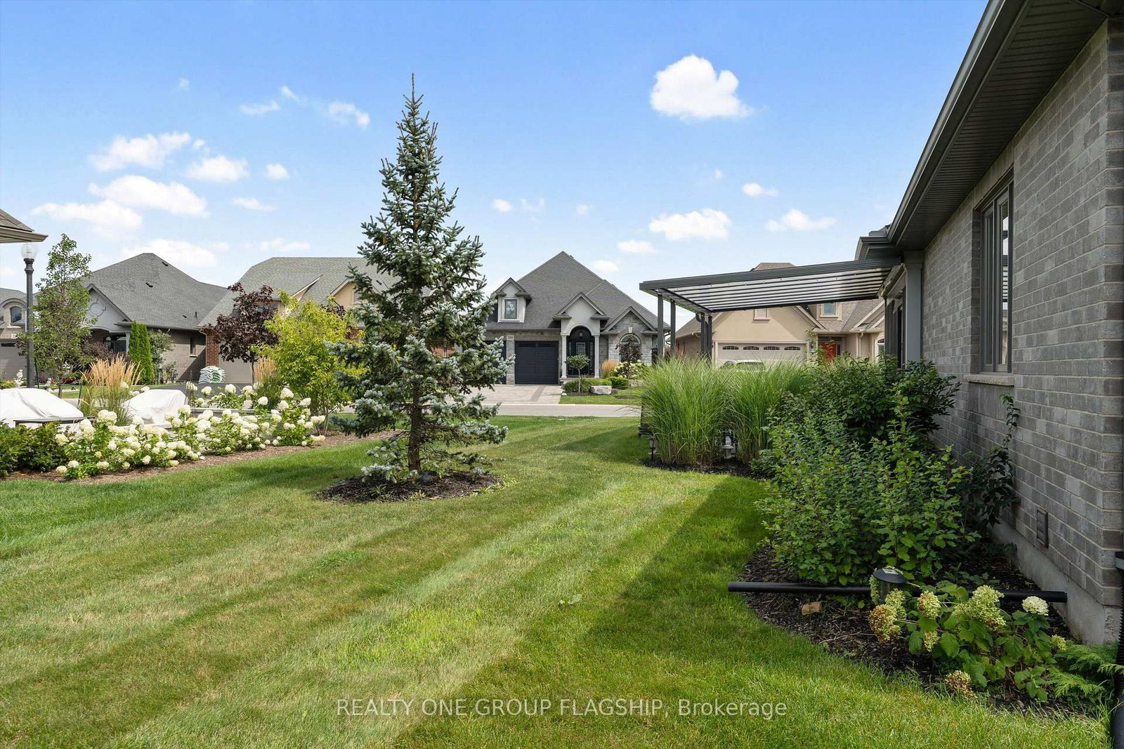 104 Berwick Trail • Welland, ON photo 26