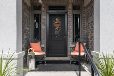 104 Berwick Trail • Welland, ON photo 4