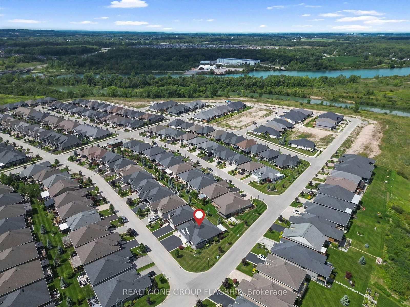 104 Berwick Trail • Welland, ON photo 43
