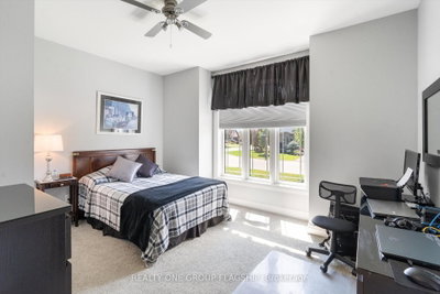 104 Berwick Trail • Welland, ON photo 8