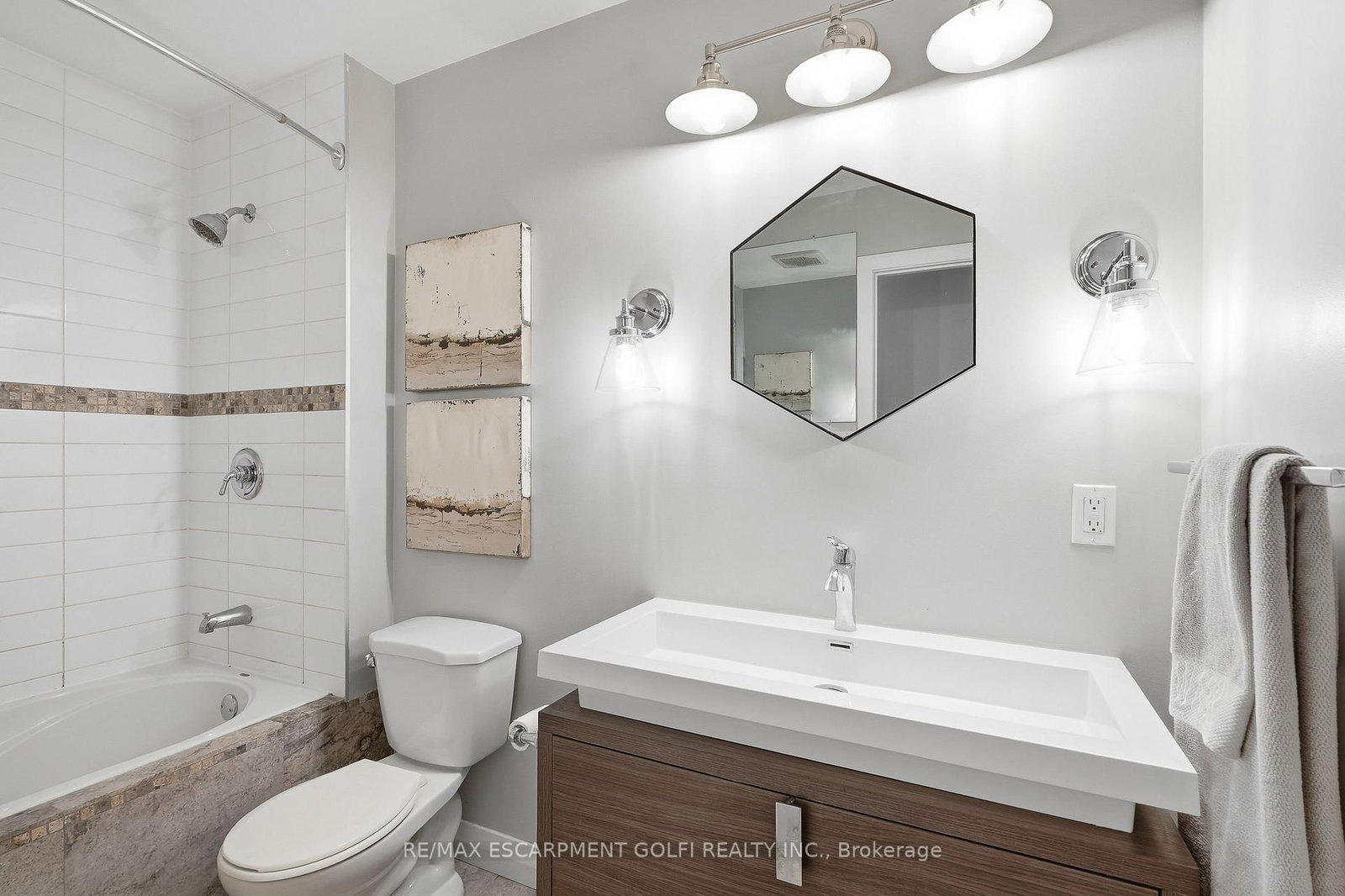 4533 Carriage Road • Lincoln, ON photo 18