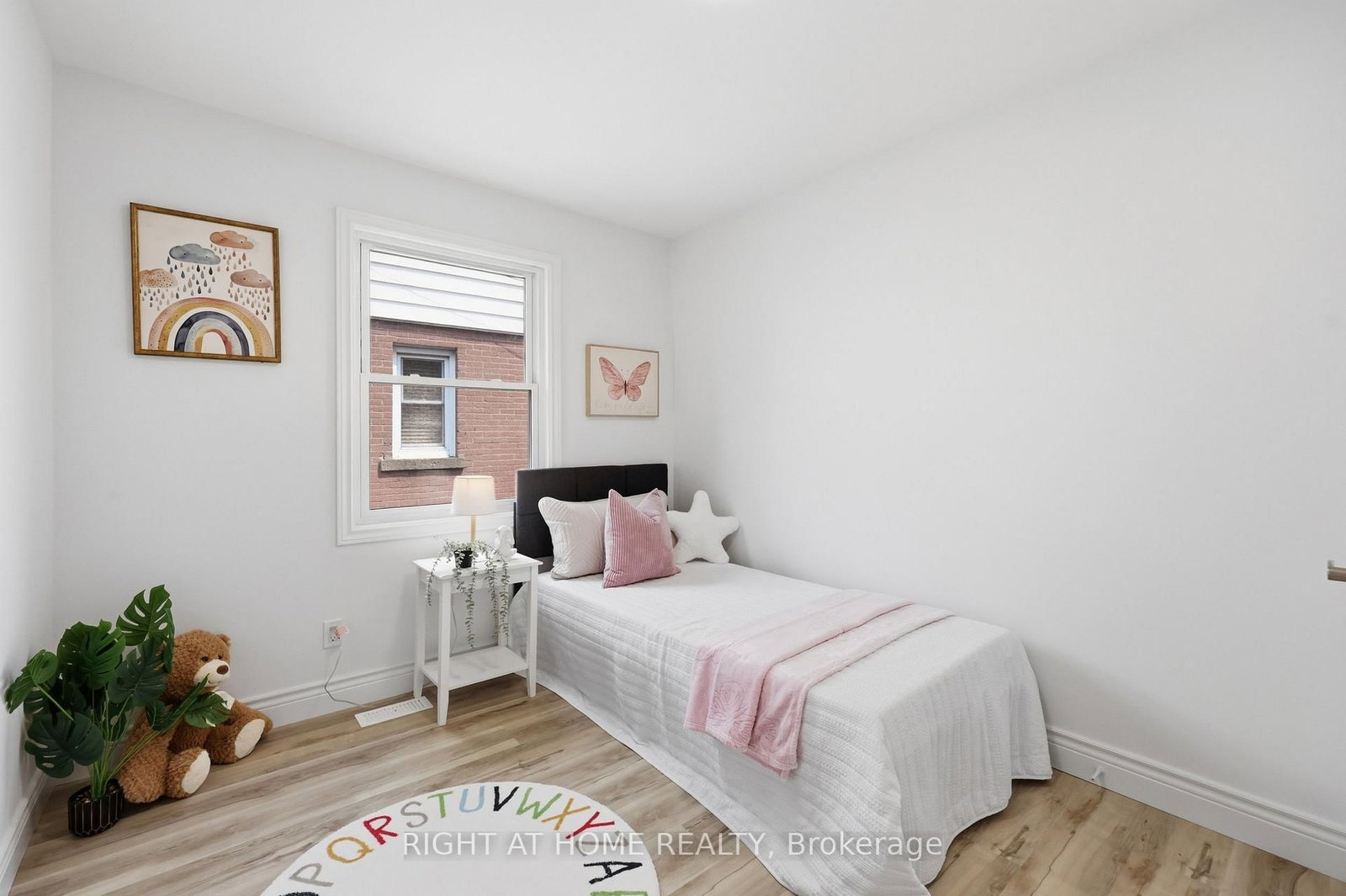 156 E 36th Street • Hamilton, ON photo 15