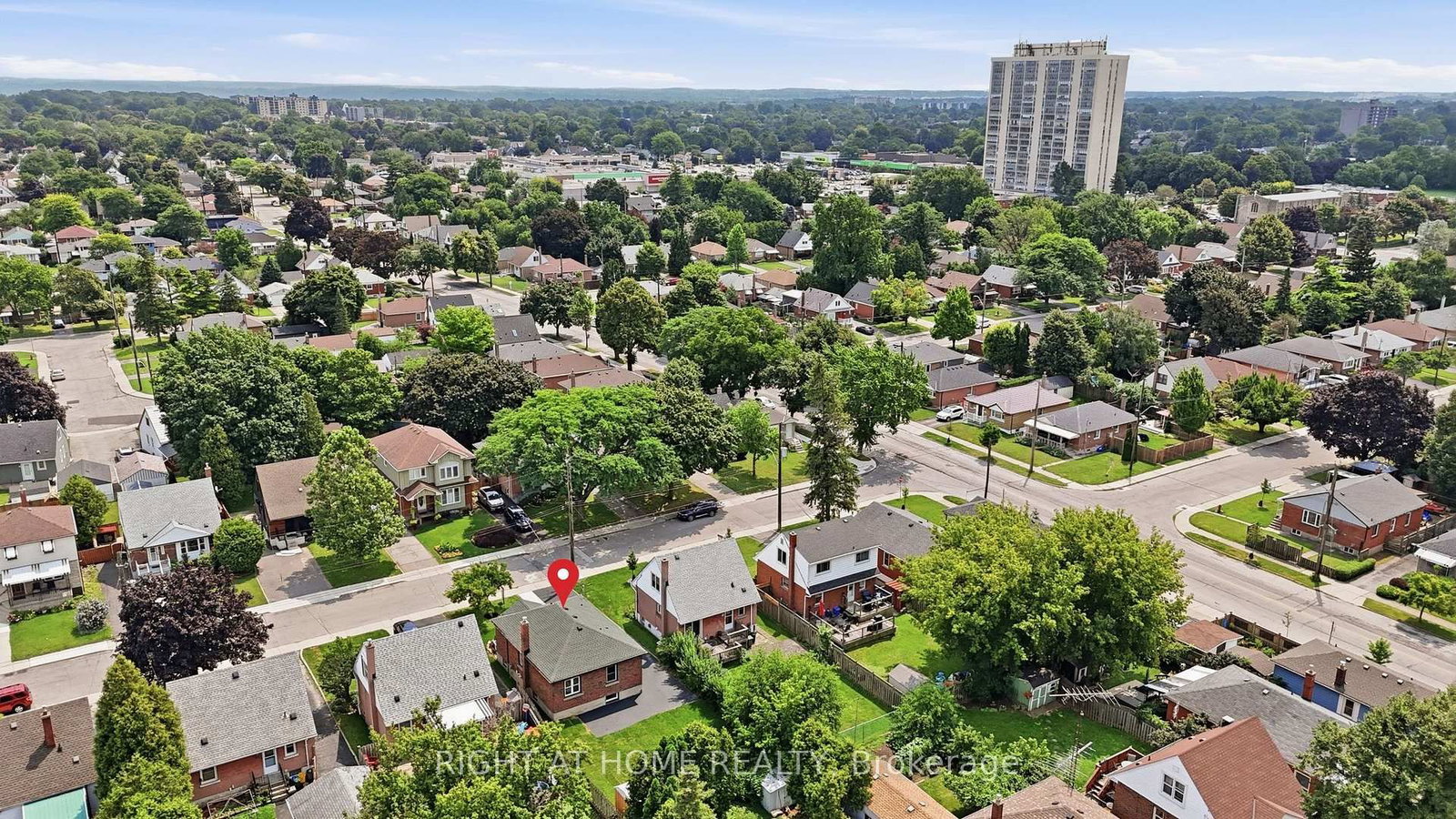 156 E 36th Street • Hamilton, ON photo 3