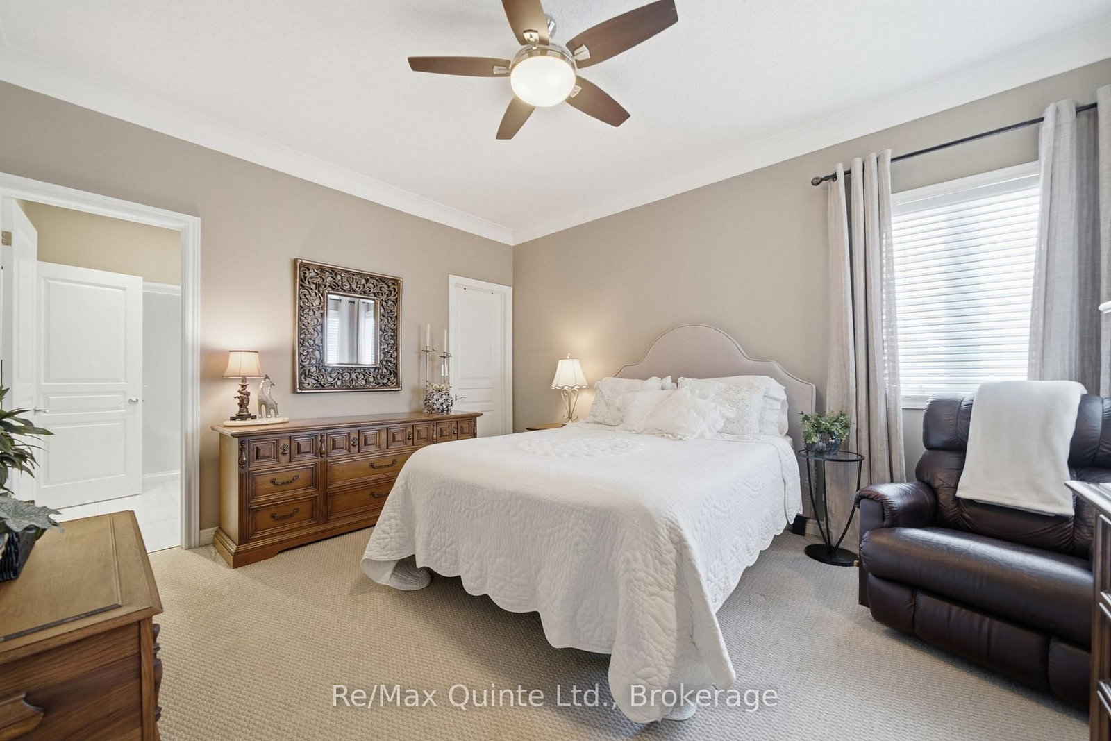 86 Pinnacle Street S • Belleville, ON photo 12