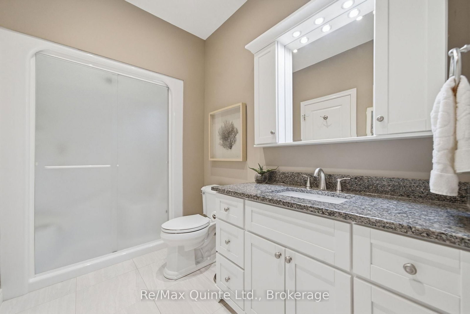 86 Pinnacle Street S • Belleville, ON photo 15