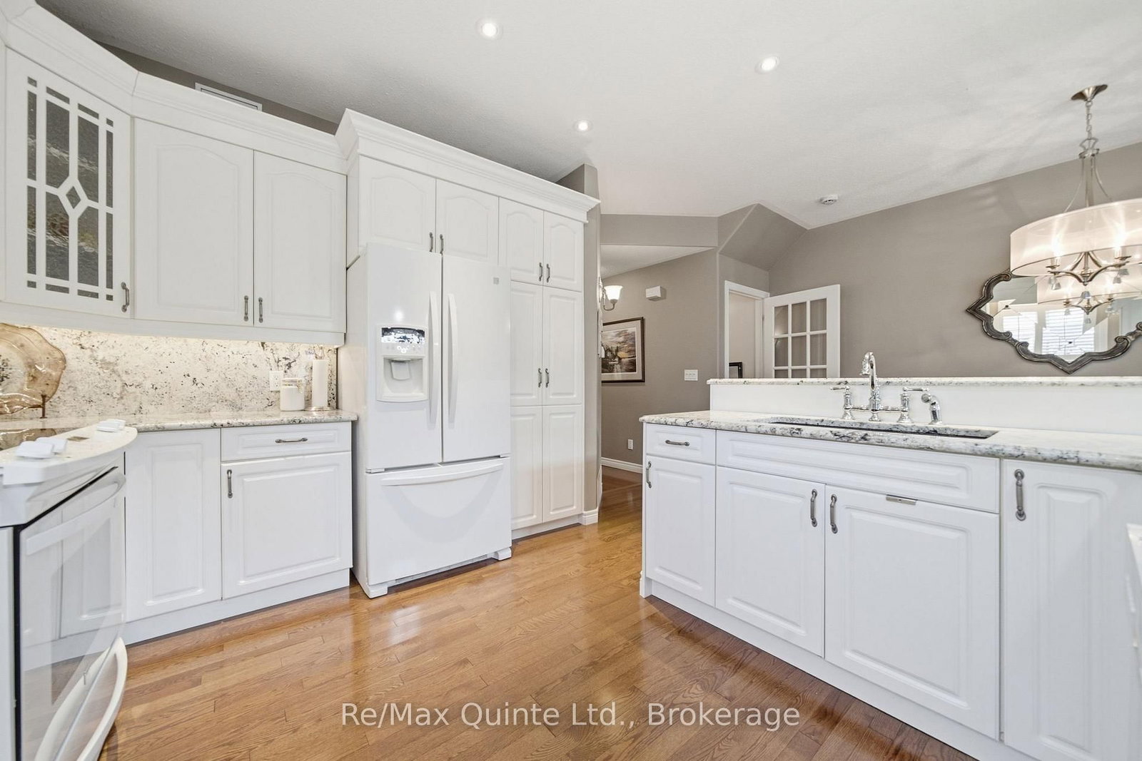 86 Pinnacle Street S • Belleville, ON photo 20