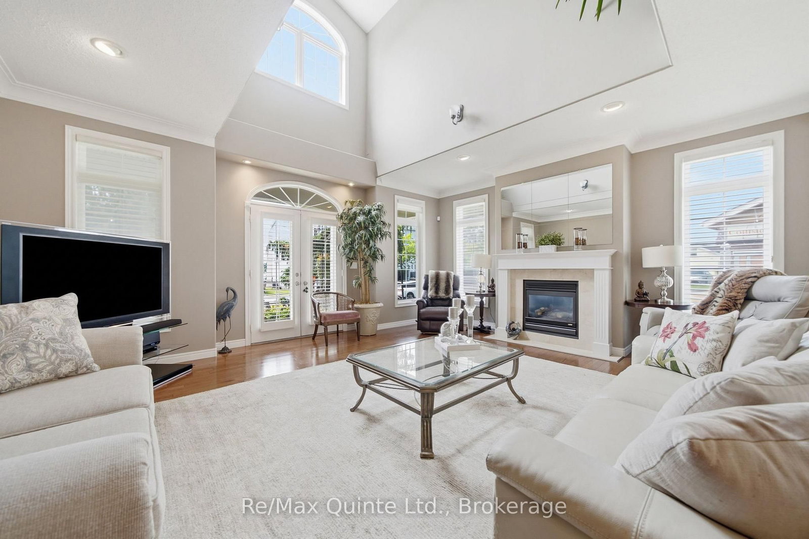 86 Pinnacle Street S • Belleville, ON photo 23