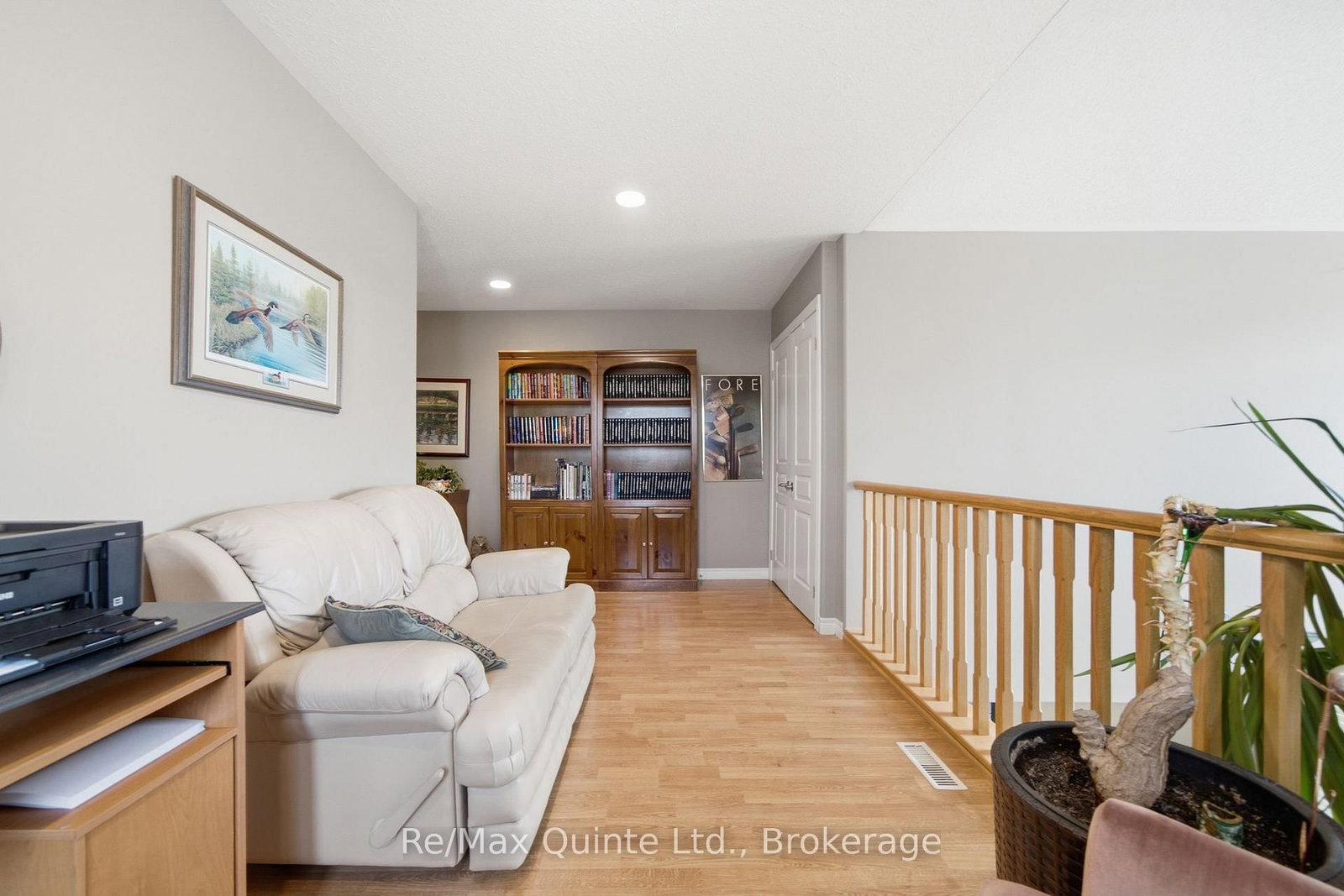 86 Pinnacle Street S • Belleville, ON photo 36