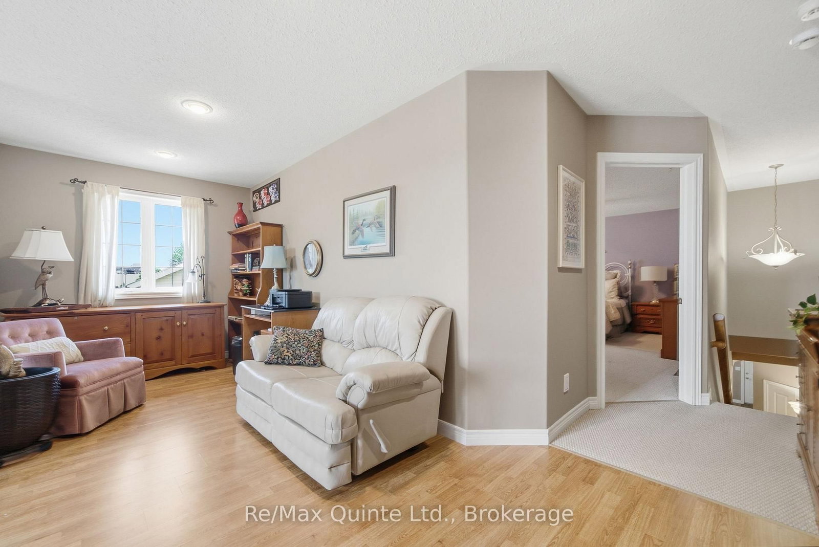 86 Pinnacle Street S • Belleville, ON photo 37