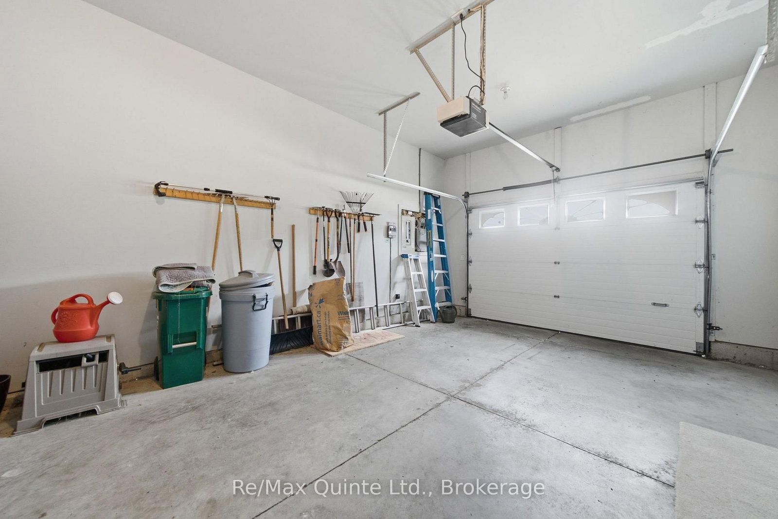 86 Pinnacle Street S • Belleville, ON photo 44