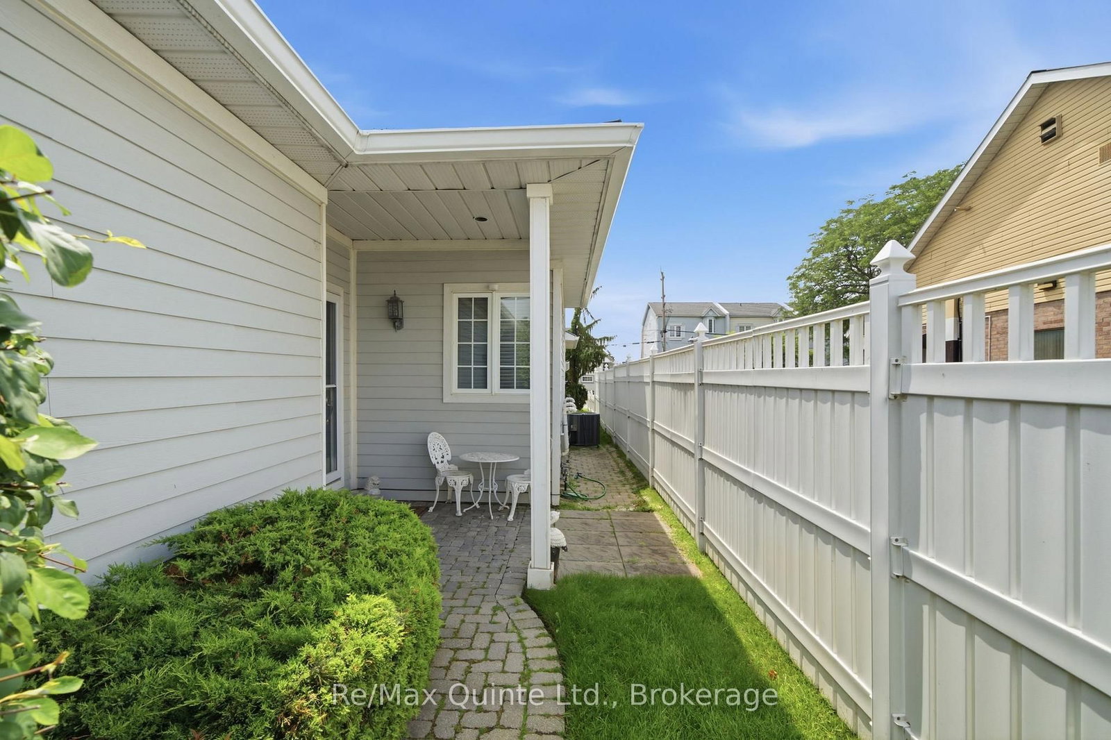 86 Pinnacle Street S • Belleville, ON photo 7