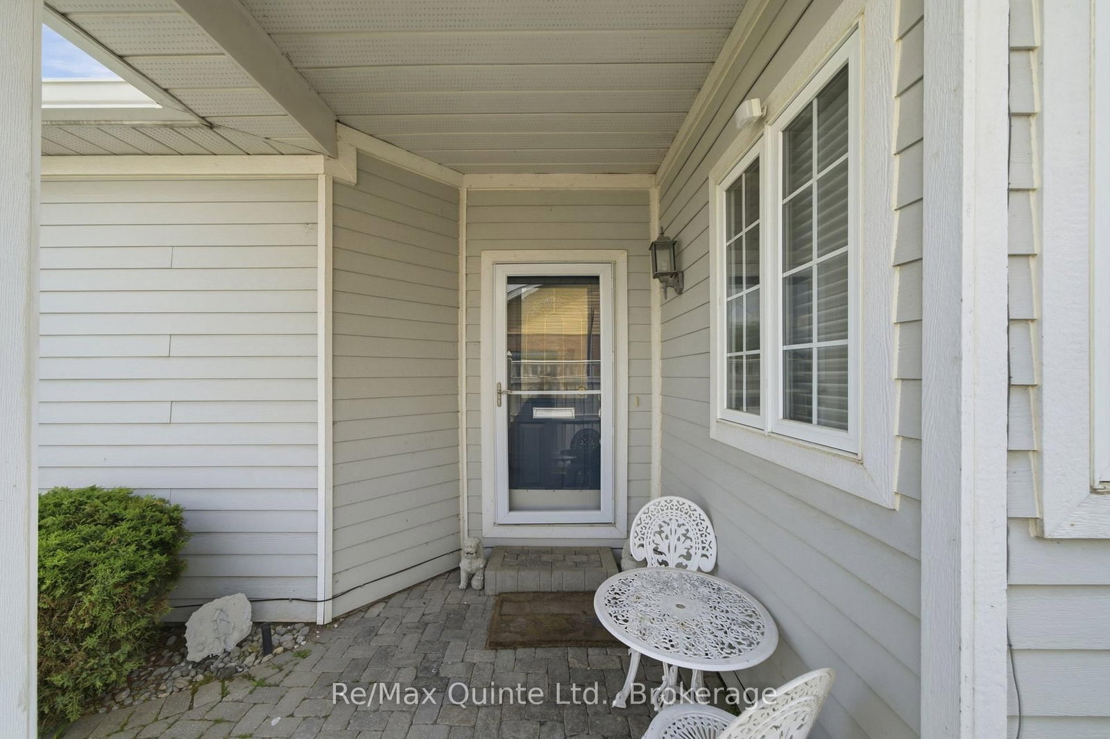 86 Pinnacle Street S • Belleville, ON photo 8