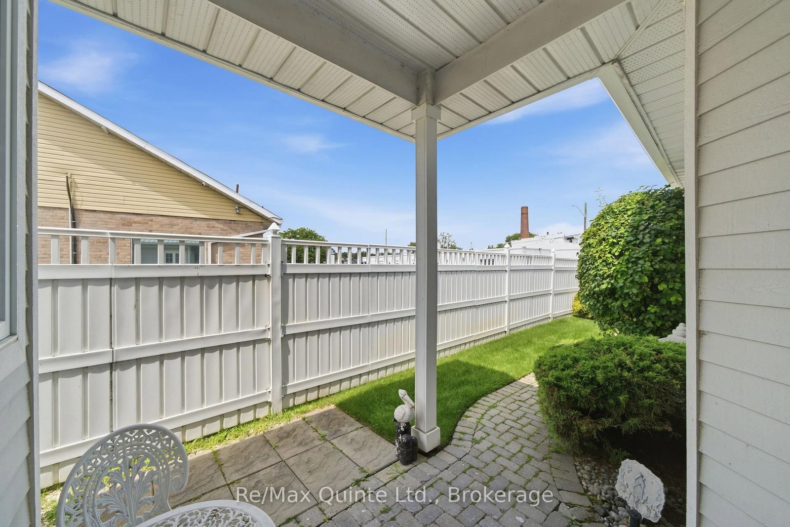 86 Pinnacle Street S • Belleville, ON photo 9