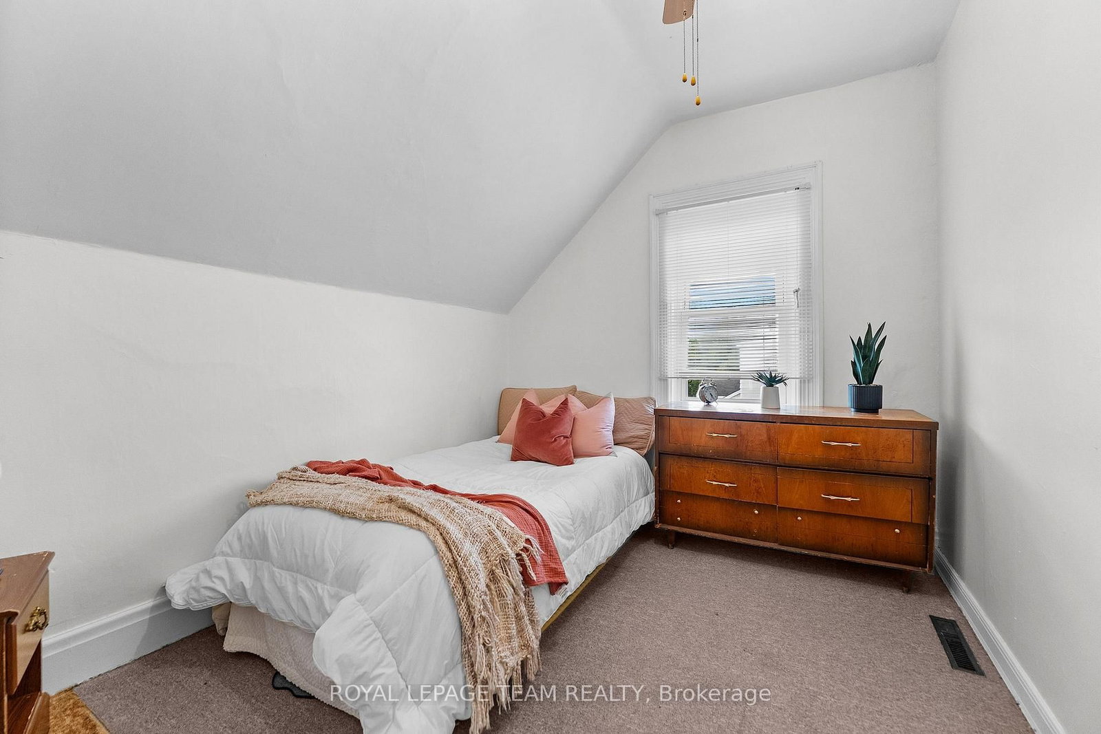 80 Bank Street S • Renfrew, ON photo 20