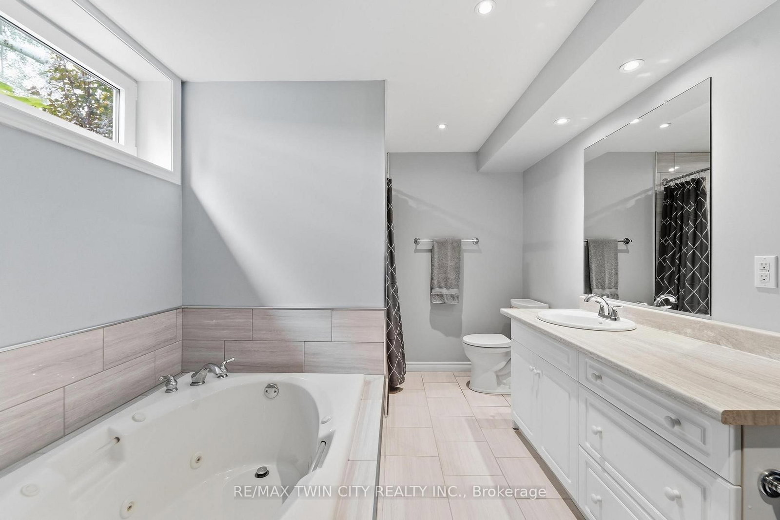 15 Shephard Place • Wilmot, ON photo 39